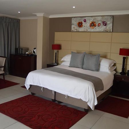 Airport Gardens Boutique Hotel บ็อคสเบิร์ก ภายนอก รูปภาพ