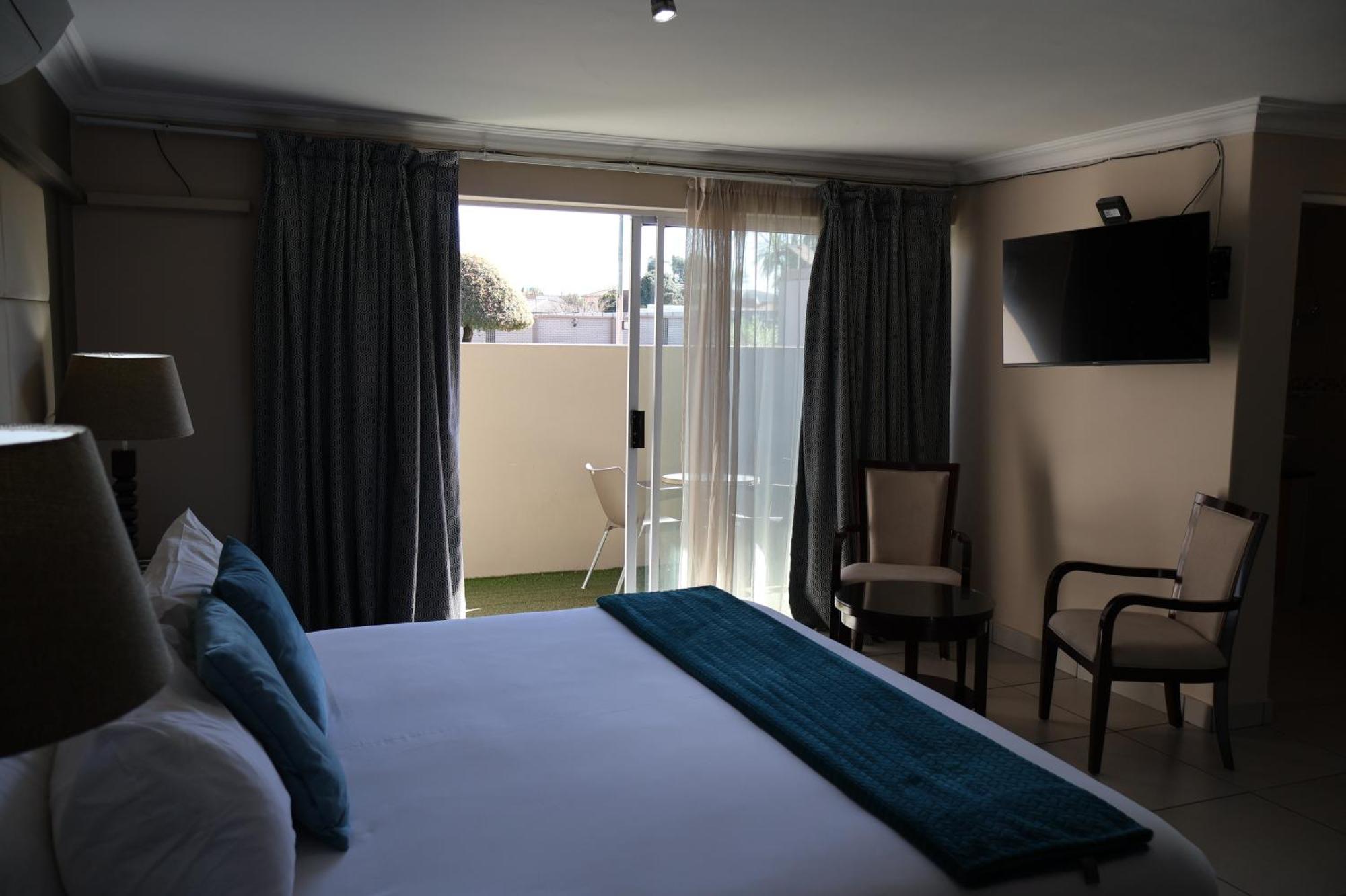 Airport Gardens Boutique Hotel บ็อคสเบิร์ก ภายนอก รูปภาพ