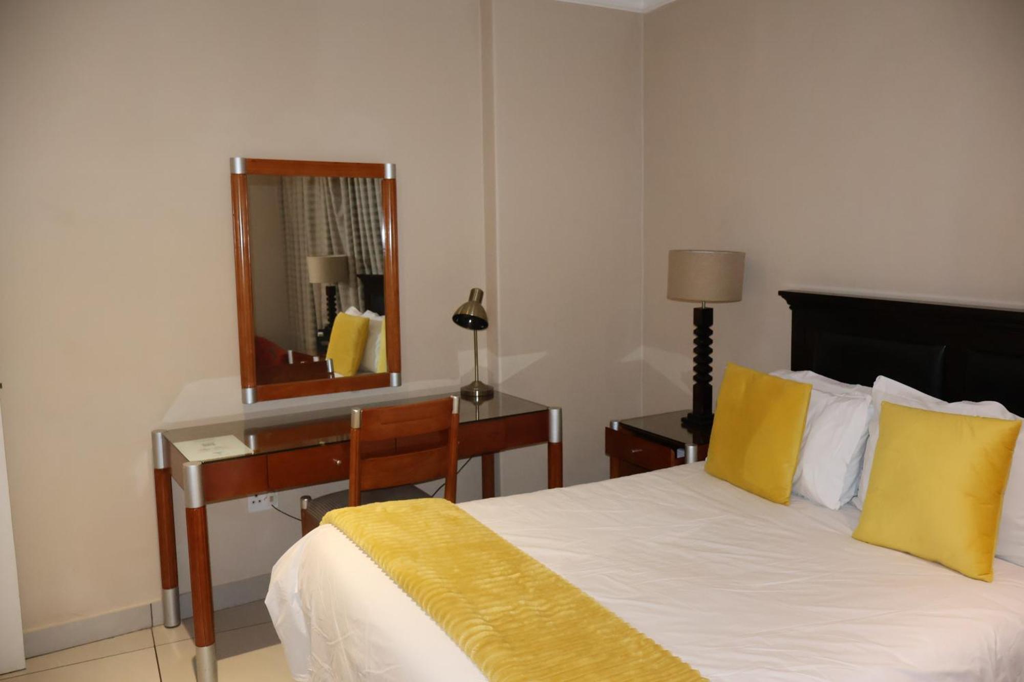 Airport Gardens Boutique Hotel บ็อคสเบิร์ก ภายนอก รูปภาพ