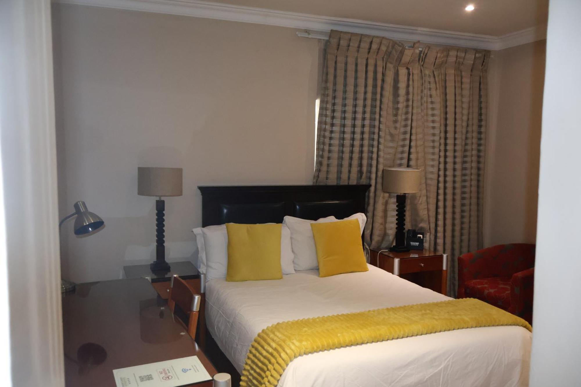 Airport Gardens Boutique Hotel บ็อคสเบิร์ก ภายนอก รูปภาพ