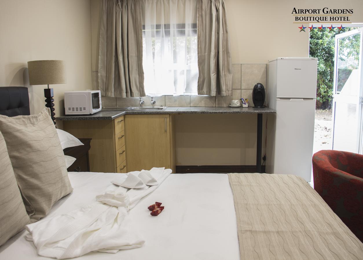 Airport Gardens Boutique Hotel บ็อคสเบิร์ก ภายนอก รูปภาพ