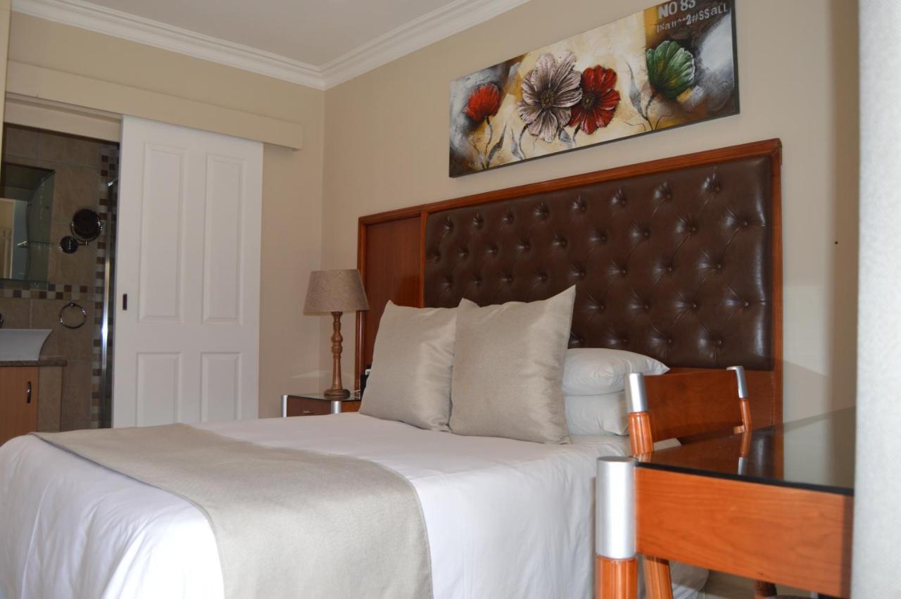 Airport Gardens Boutique Hotel บ็อคสเบิร์ก ภายนอก รูปภาพ
