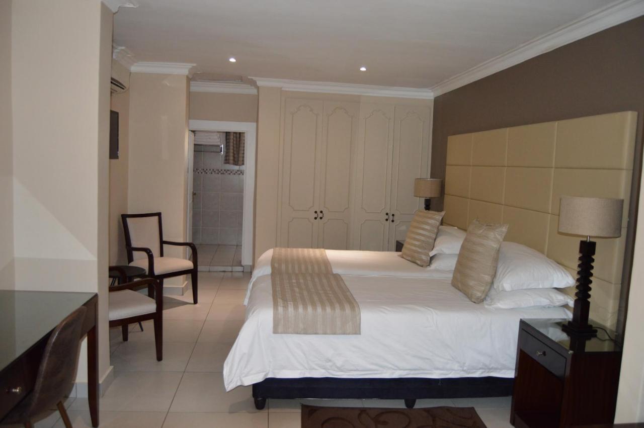 Airport Gardens Boutique Hotel บ็อคสเบิร์ก ภายนอก รูปภาพ