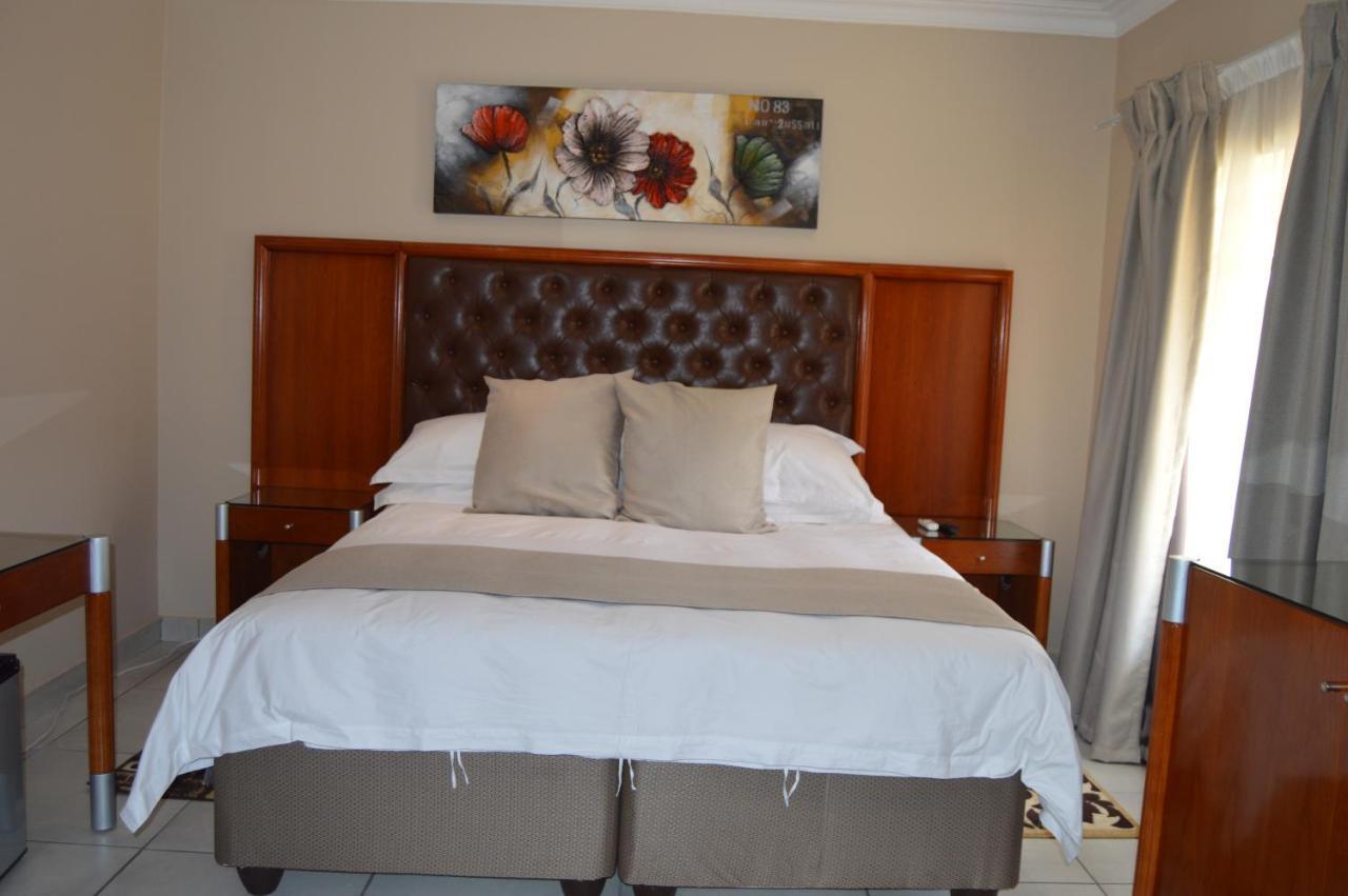 Airport Gardens Boutique Hotel บ็อคสเบิร์ก ภายนอก รูปภาพ