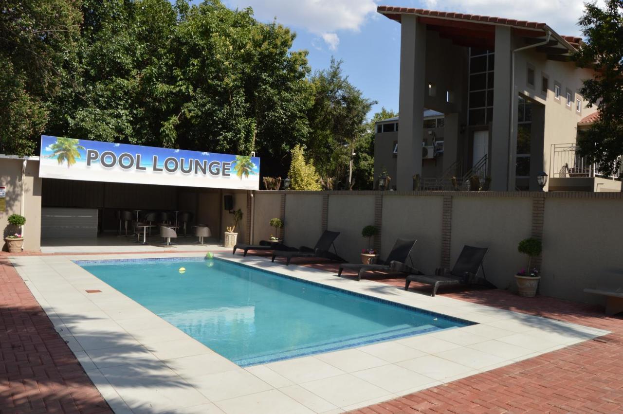 Airport Gardens Boutique Hotel บ็อคสเบิร์ก ภายนอก รูปภาพ